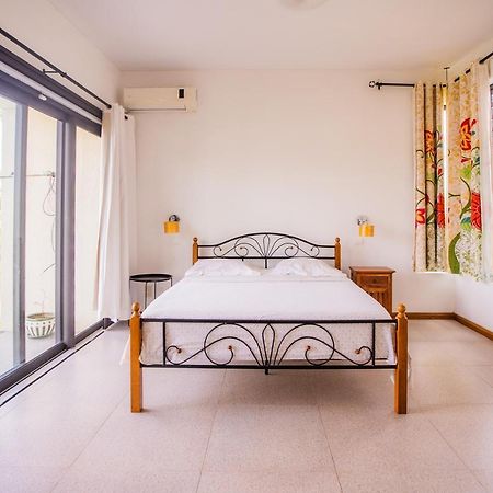 Villa Angelou - Sunlit Beach Getaway With Pool And Wifi 벨마르 외부 사진